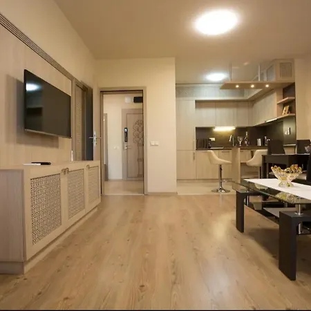 Lägenhet Luxury In Argisht Partez , Pool, 2 Min Walk To The