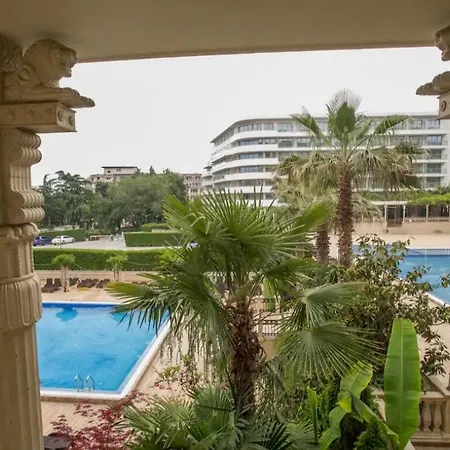 Luxury In Argisht Partez , Pool, 2 Min Walk To The Apartament *