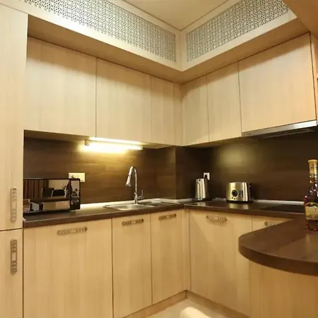 Luxury In Argisht Partez , Pool, 2 Min Walk To The Apartament *