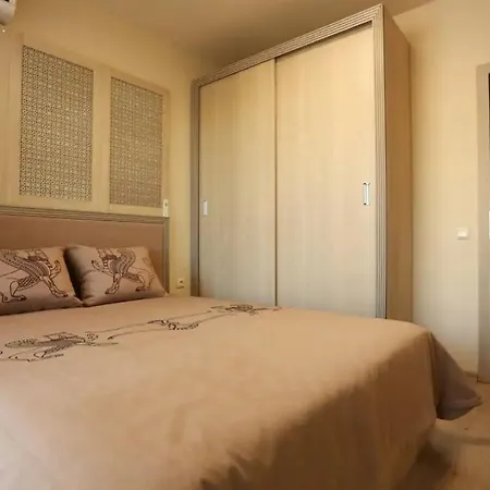 Lägenhet Luxury In Argisht Partez , Pool, 2 Min Walk To The Golden Sands